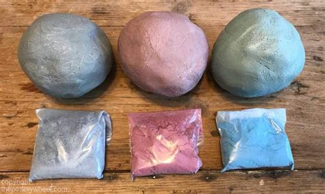 how to color clay.